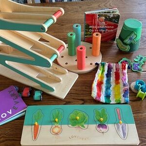 Lovevery The Pioneer Play Kit - 16, 17, 18 Months